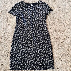 Old Navy Black and White Leaf Print Midi Dress